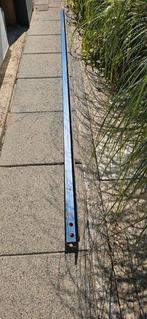 4 stalen hoeklijnen 3400mm lang, Doe-het-zelf en Verbouw, Ophalen, Gebruikt, IJzer