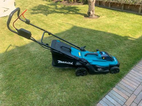 Makita grasmaaier DLM330, Tuin en Terras, Grasmaaiers, Zo goed als nieuw, Cirkelmaaier, Ophalen