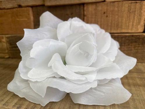 Nieuwe kunstbloemen/ wit/ rozen/ roos/ versiering/ bruiloft, Huis en Inrichting, Woonaccessoires | Kunstplanten en Kunstbloemen