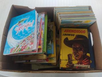Bananen doos vol met kinderboeken, allerlei, Sesamstraat 