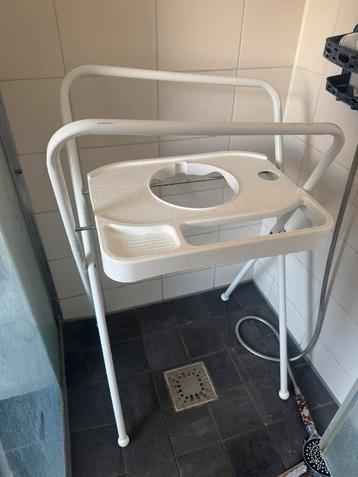 Bebe jou badstandaard beschikbaar voor biedingen