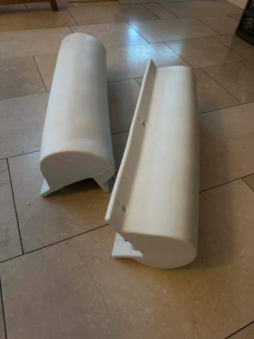 2 rechte witte steiger fenders 60 cm beschikbaar voor biedingen