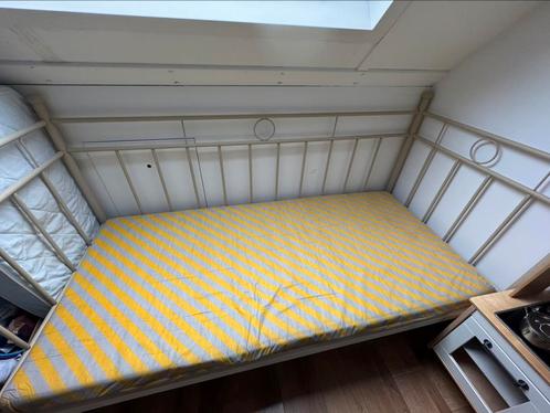 Eenpersoonsbed ook als bank te gebruiken, Huis en Inrichting, Slaapkamer | Slaapbanken, Gebruikt, 90 cm, 200 cm, Eenpersoons, Crème