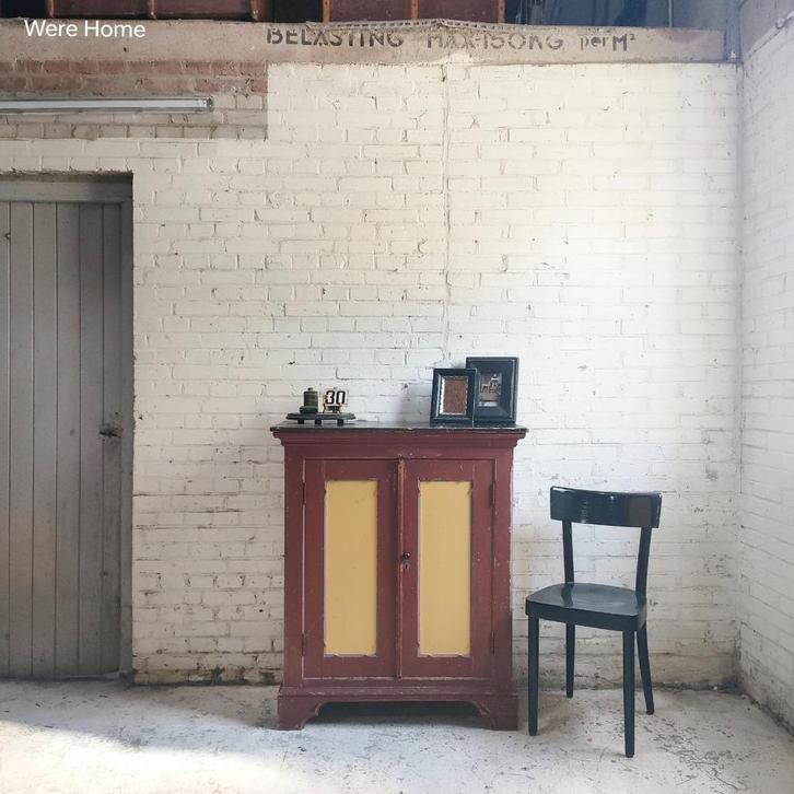 Oud ondiep grenen kastje boerenkast coffecorner 108.5 cm hg, Antiek en Kunst, Curiosa en Brocante, Ophalen of Verzenden