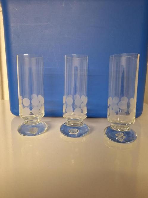 3 mooie glazen met zware voet jaren 70, Antiek en Kunst, Antiek | Glas en Kristal, Ophalen of Verzenden