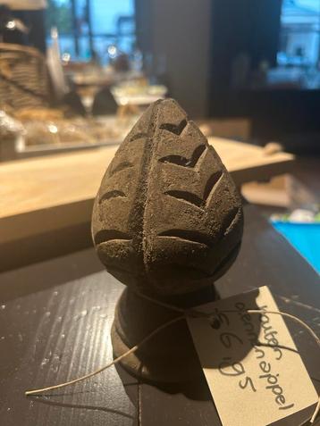 Houten dennenappel Decoratie beschikbaar voor biedingen