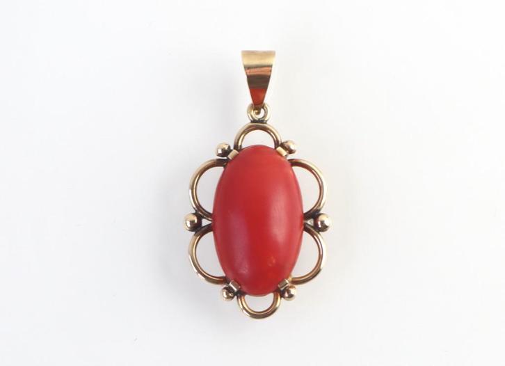 Antieke of vintage gouden hanger met bloedkoraal, Sieraden, Tassen en Uiterlijk, Antieke sieraden, Hanger, Goud, Met edelsteen