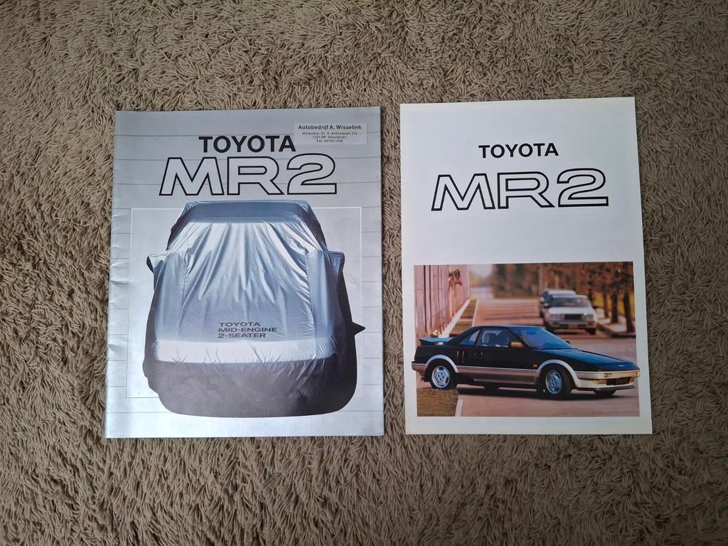 2x autofolder Toyota MR2 1e generatie, Verzenden, Zo goed als nieuw, Toyota