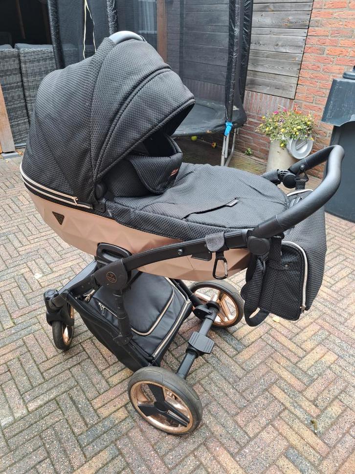 Combiwagen - Gebruikt, met reiswieg en verstelbare duwstang, Kinderen en Baby's, Kinderwagens en Combinaties, Gebruikt, Combiwagen