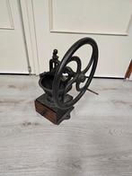 Gietijzeren koffiemolen Peugeot  voor €25,-!, Antiek en Kunst, Ophalen