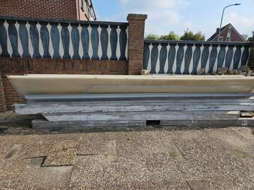 Overkapping materiaal beschikbaar voor biedingen