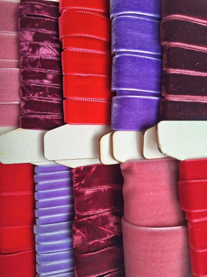 Partijtje fluweel, velours de panne sierbanden, 10 rollen, Hobby en Vrije tijd, Naaien en Fournituren, Nieuw, Lint, Band of Elastiek