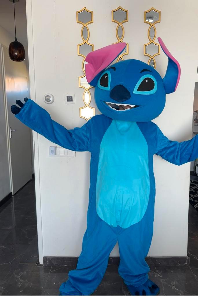 Stitch mascotte te huur verkleed feest, Hobby en Vrije tijd, Feestartikelen | Verhuur, Zo goed als nieuw, Verjaardag, Ophalen
