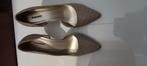 Te koop goudennpumps mt 39 nieuw 8 cm.hak 10 euro, Ophalen of Verzenden, Nieuw, Overige kleuren