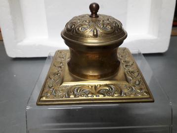 ANTIEKE BRONZEN INKTPOT I.Z.G.ST vaste prijs 10 euro   beschikbaar voor biedingen