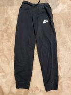 Nike broek maat 147/158, Kinderen en Baby's, Kinderkleding | Maat 158, Ophalen of Verzenden, Zo goed als nieuw, Jongen, Broek