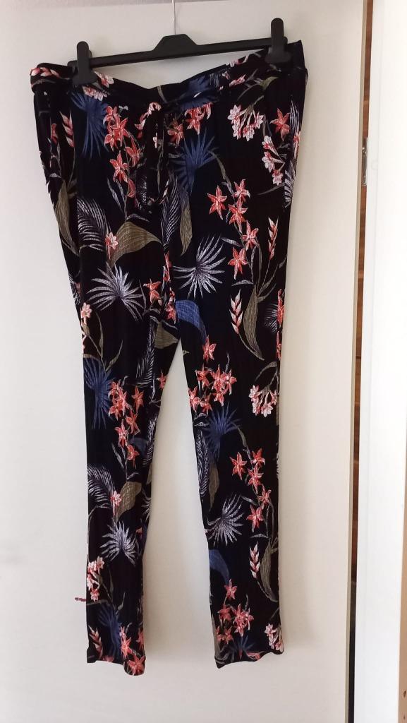 Broek: zomerse broek - Shein, maat xl/44, Kleding | Dames, Broeken en Pantalons, Zo goed als nieuw, Maat 42/44 (L), Zwart, Lang
