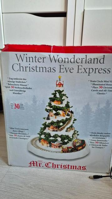 Winter Wonderland kerstboom met trein en muziek beschikbaar voor biedingen