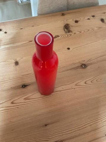 Glazen decoratie fles rood beschikbaar voor biedingen