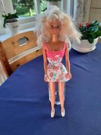 Barbie  jaren 90  merk Mattel met bruidsjurk en feestkleding, Verzamelen, Poppen, Ophalen, Zo goed als nieuw, Pop