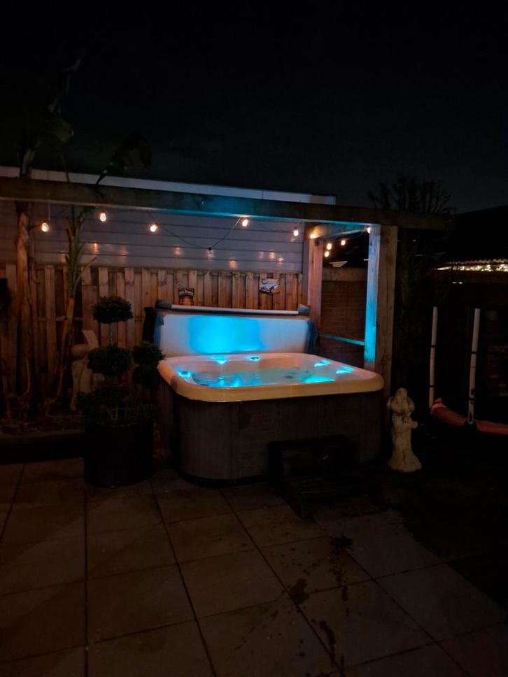 Mooie jaccuzi, Tuin en Terras, Bubbelbaden en Hottubs, Gebruikt, Vast, Trap, Ophalen of Verzenden