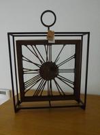 NIEUW staande tafel klok Kreative Designer-Van moderne metal, Huis en Inrichting, Ophalen of Verzenden, Nieuw, Overige typen