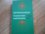 Rob Nieuwenhuys Tussen twee vaderlanden, Ophalen of Verzenden, Tweede Wereldoorlog, Zo goed als nieuw, Overige onderwerpen