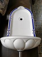 Fonteintje met hoge achterkant, serie royal blue, halfontein, Ophalen, Zo goed als nieuw, Steen, Wastafel