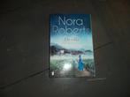 o38) boek DE VILLA van Nora Roberts, Gelezen, Ophalen of Verzenden