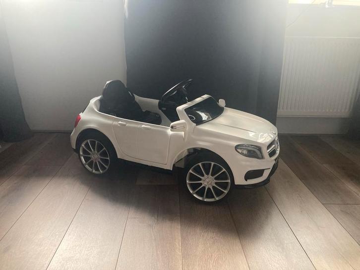 Elektrische kinderauto Mercedes Amg, Kinderen en Baby's, Speelgoed | Buiten | Rolschaatsen, Zo goed als nieuw, Kinderen, Verstelbaar
