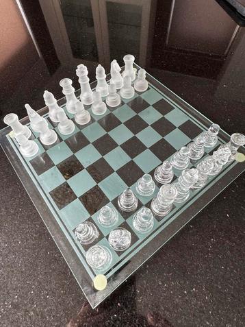 Glazen Schaakspel 25x25 cm beschikbaar voor biedingen