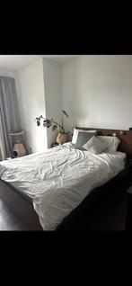 Bed mattress and side table, Tweepersoons, Zo goed als nieuw, 200 cm, 140 cm