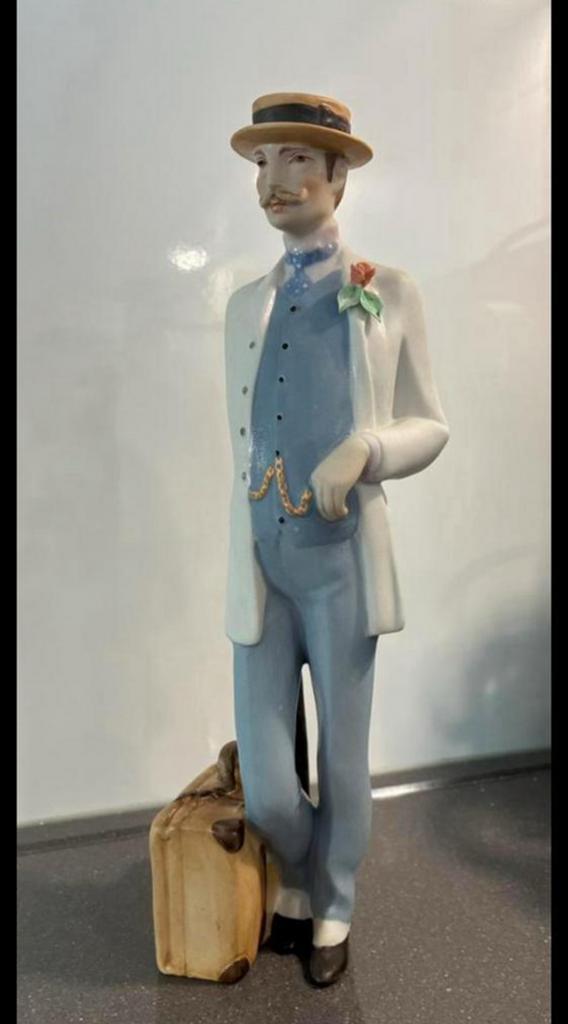 De heer met de koffer Royal Dux., Antiek en Kunst, Antiek | Porselein, Ophalen of Verzenden