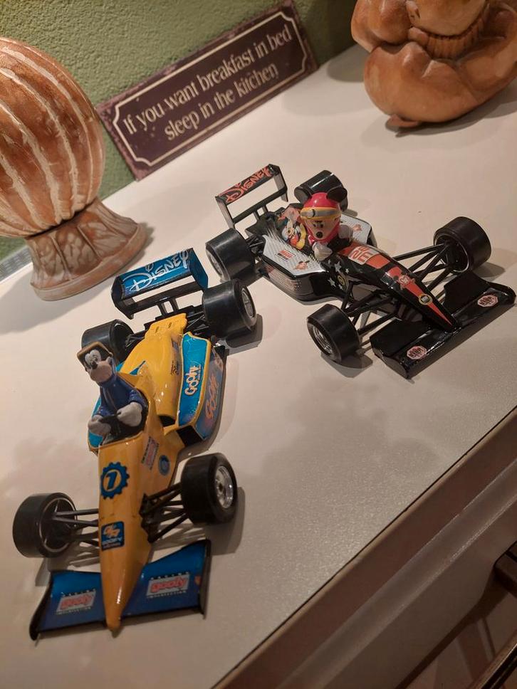 BURAGO F-1 DISNEY GOOFY & MICKEY MOUSE 1/24, Hobby en Vrije tijd, Modelauto's | 1:24, Zo goed als nieuw, Auto, Bburago, Ophalen of Verzenden