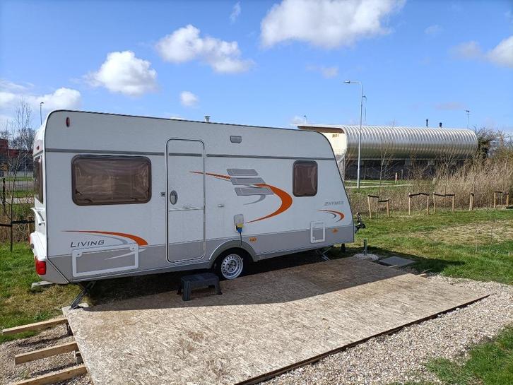 Hymer Eriba Nova 465D m. mover, voortent e.d., Caravans en Kamperen, Caravans, Particulier, tot en met 4, 1250 - 1500 kg, Rondzit