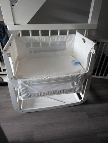 Snuzpod co-sleeper beschikbaar voor biedingen