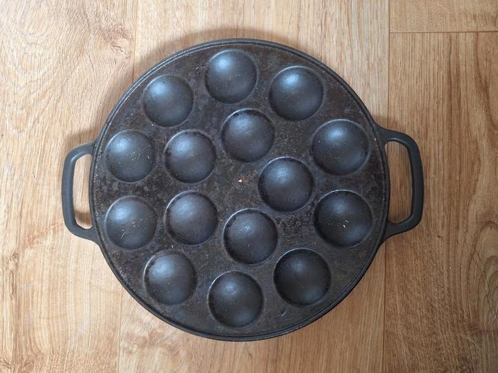 Vintage gietijzeren poffertjesplaat!, Huis en Inrichting, Keuken | Potten en Pannen, Gebruikt, Gietijzer, Ophalen of Verzenden