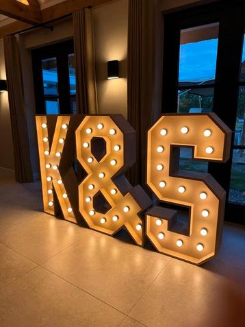 Lichtletters te huur bruiloft(andere letters ook beschikbaar beschikbaar voor biedingen