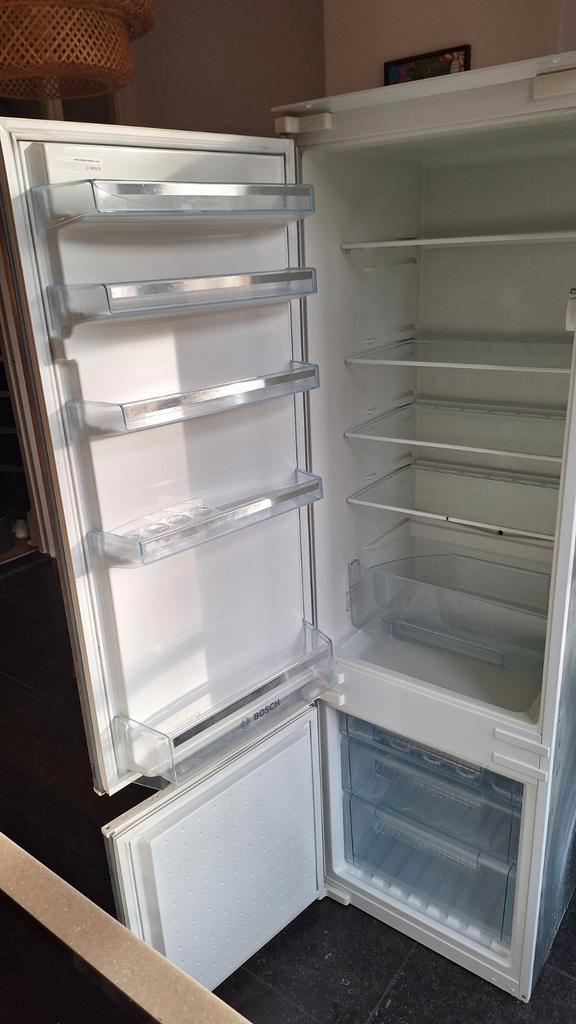 BOSCH inbouw koelkast-vriezer combinatie, Witgoed en Apparatuur, Koelkasten en IJskasten, Gebruikt, Met aparte vriezer, 200 liter of meer
