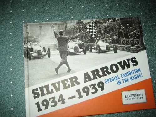 Silver Arrows 1934 -1939 Louwman en Mercedes Benz Museum, Boeken, Auto's | Boeken, Zo goed als nieuw, Mercedes, Ophalen