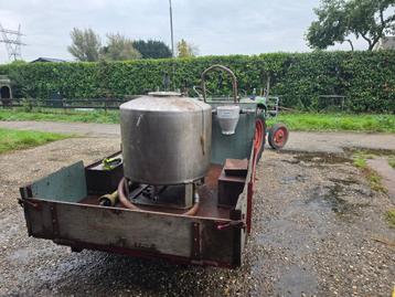 Melk kar +/- 700 liter beschikbaar voor biedingen