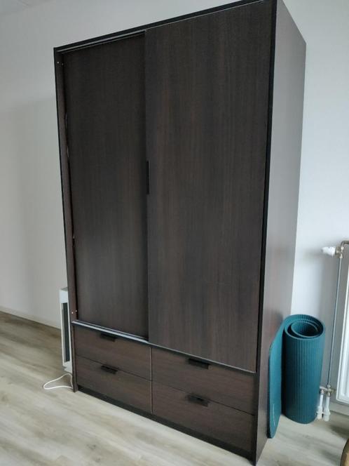 Donkerbruine klerenkast TRYSIL met schuifdeuren, Huis en Inrichting, Kasten | Kledingkasten, Gebruikt, 100 tot 150 cm, 200 cm of meer
