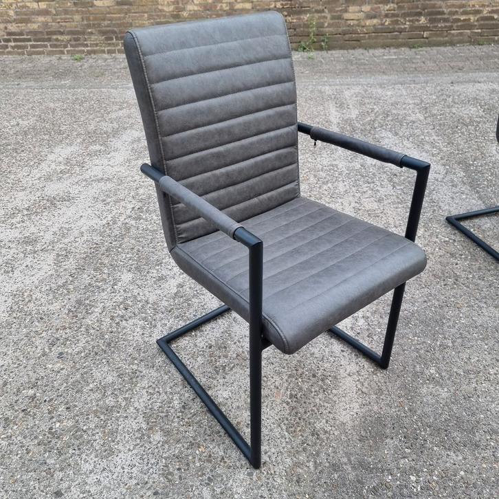 Nette eetkamerstoelen groen met zwarte poten, Huis en Inrichting, Stoelen, Nieuw, Twee, Leer, Stof, Overige kleuren, Ophalen