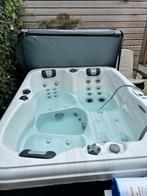 Jacuzzi Spa Renew - 14 Maanden Oud, Tuin en Terras, Ophalen, Zo goed als nieuw, Pomp