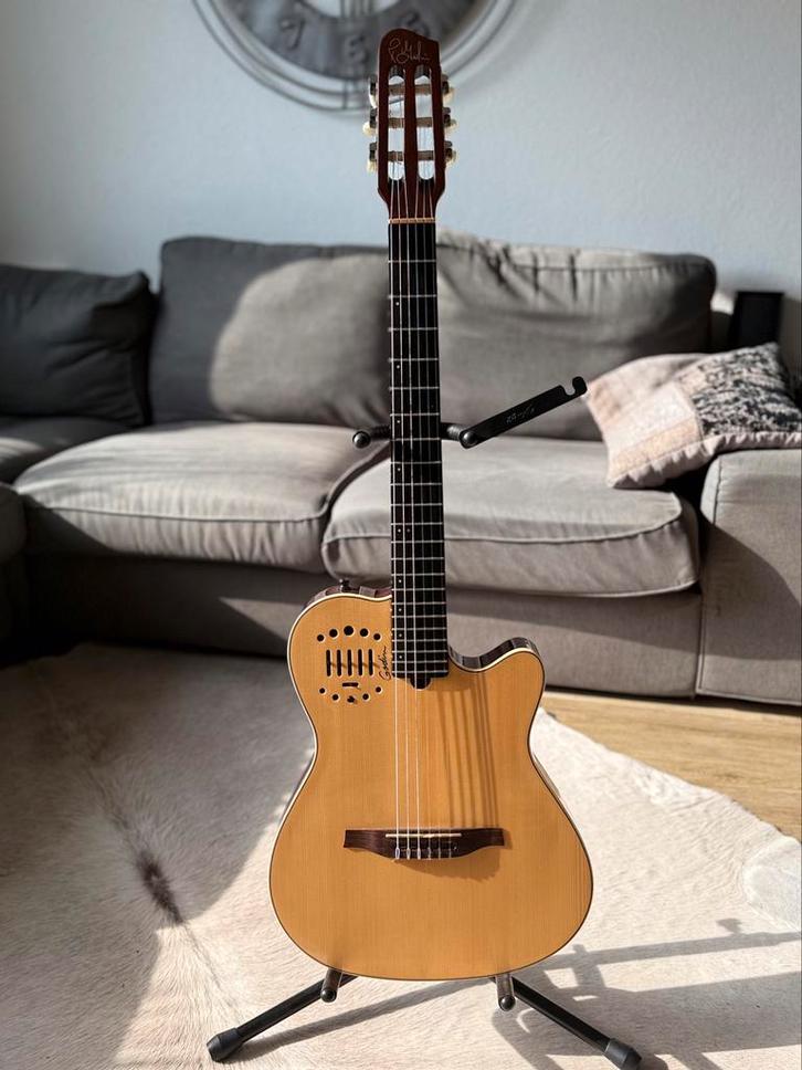 Godin Multiac Nylon Duet Ambiance NIEUWSTAAT, Muziek en Instrumenten, Snaarinstrumenten | Gitaren | Akoestisch, Zo goed als nieuw