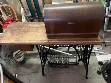 naaimachinetafel singer incl. naaimachine beschikbaar voor biedingen