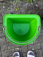 2 voerbakken, Ophalen, Zo goed als nieuw