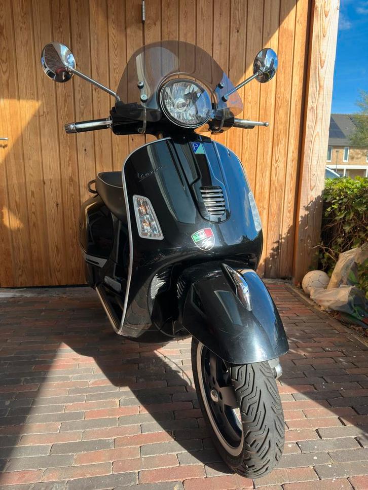 Vespa 300cc motorscooter, Motoren, Motoren | Piaggio, Particulier, Scooter, 12 t/m 35 kW, 1 cilinder, Ophalen