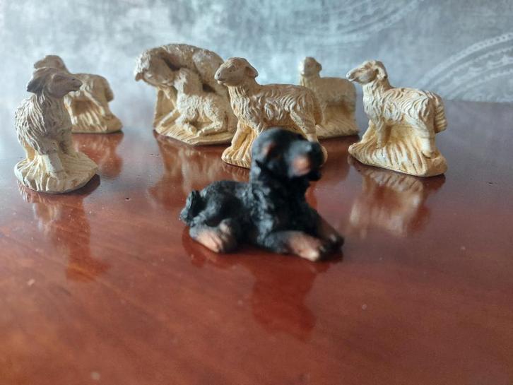 7 schapen en een hond voor bij de kerststal, Diversen, Kerst, Nieuw, Ophalen of Verzenden