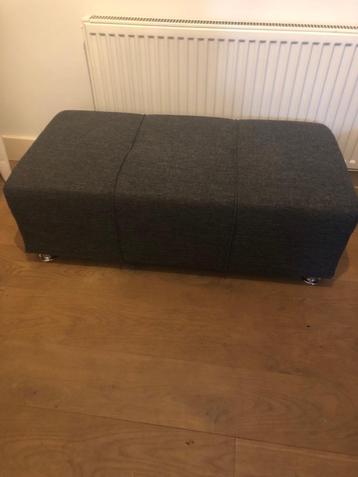 Te koop poef beschikbaar voor biedingen